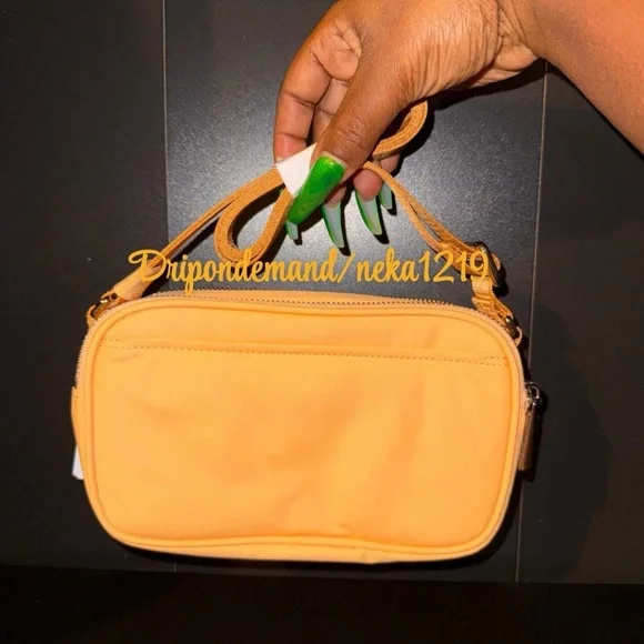 Lululemon Crossbody Camera Bag 2L- Rock Melon - Picture 6 of 9